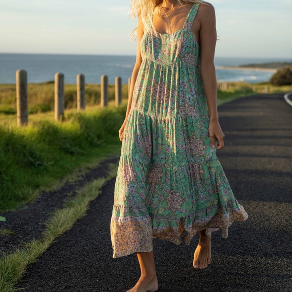 Billabong 𑁍 Boho Floral Tiered Dress - Picture 5 of 12